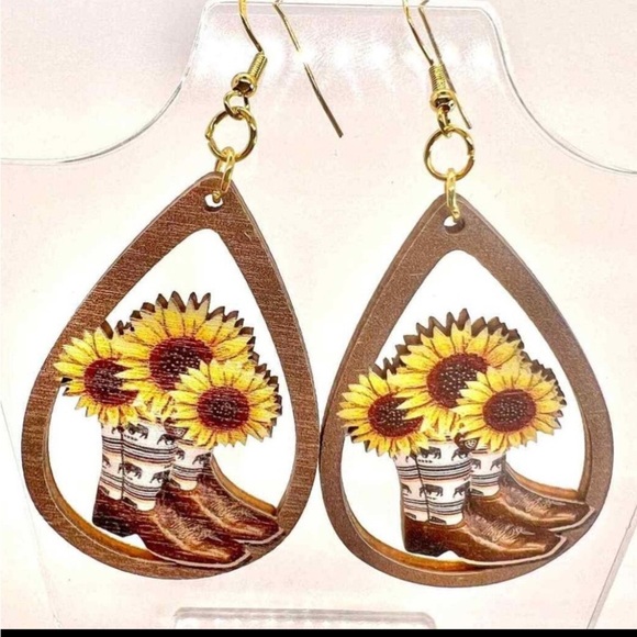 SHEIN Sunflower Boot Teardrop Earrings - Brown and Yellow - Picture 3 of 3